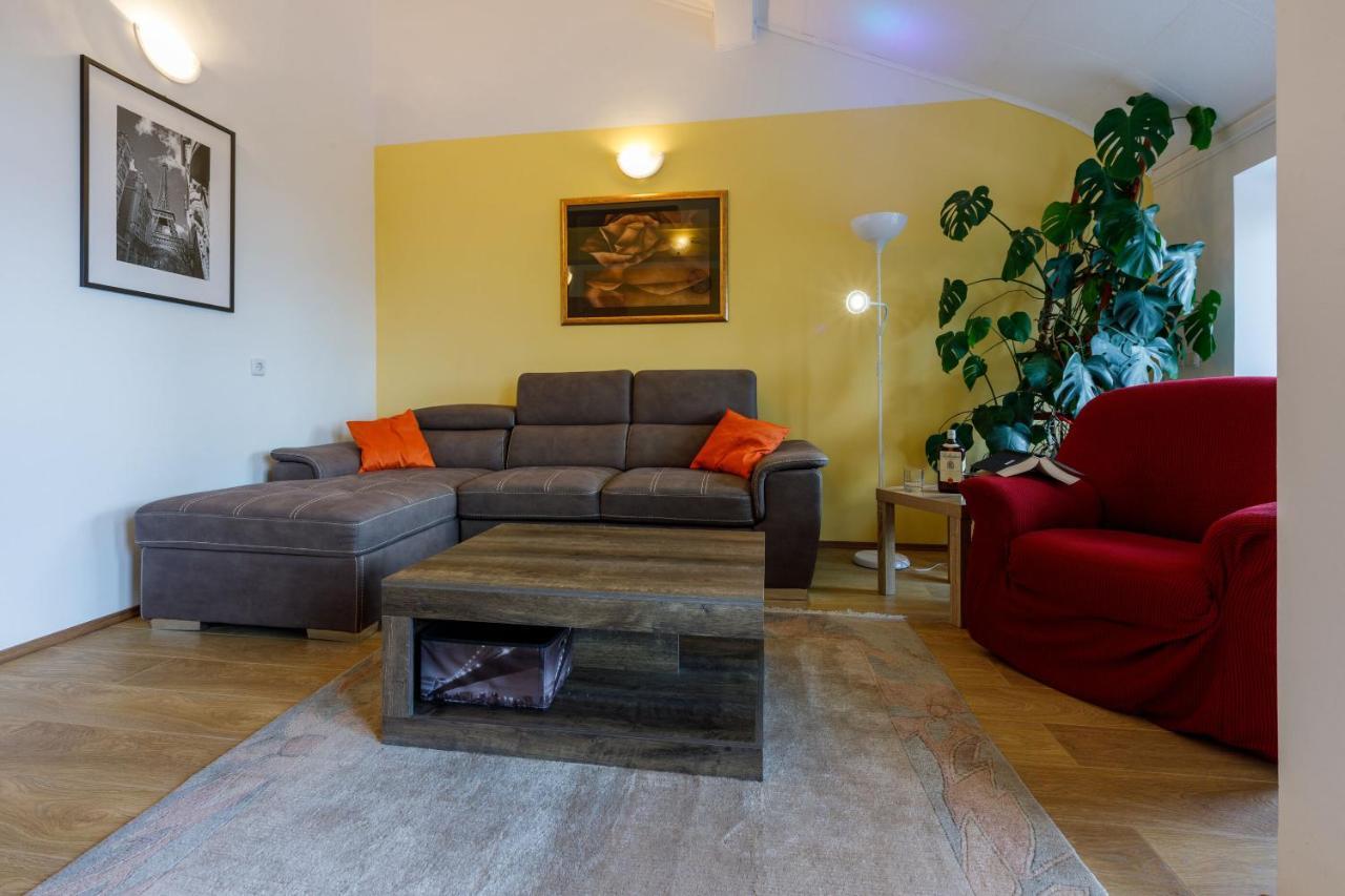 Apartments Dolloree Dramalj Bagian luar foto
